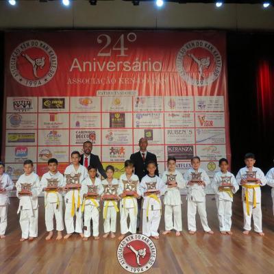 24 Aniversario 33