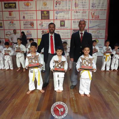 24 Aniversario 64